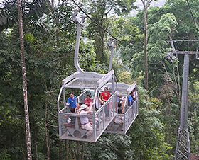 Gruppenbahn in Limon, Costa Rica