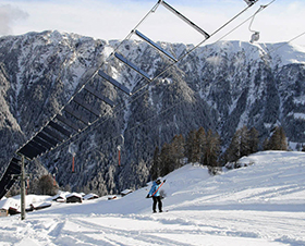 Téléski à Tenna, Suisse